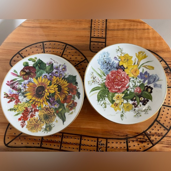 Hutschenreuther Ursula Band vintage floral numbered wall plates x2 1987 & 1988 - Picture 1 of 6